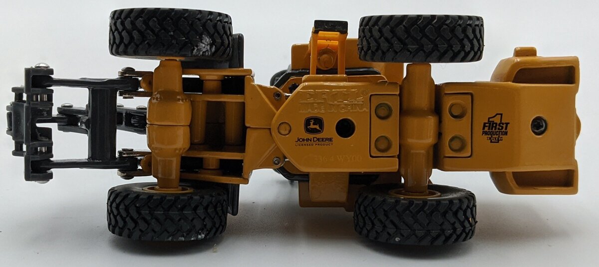 Ertl 15954 1:50 Scale John Deere 624J Wheel Loader
