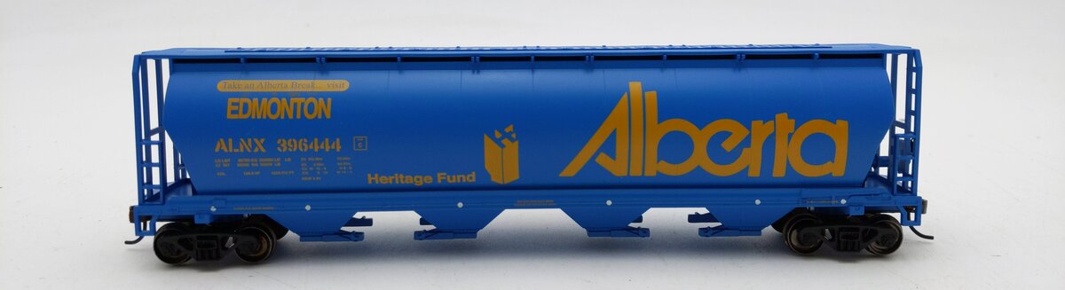 Bachmann 19138 HO Alberta/Edmonton 4 Bay Cylindrical Grain Hopper LN/Box
