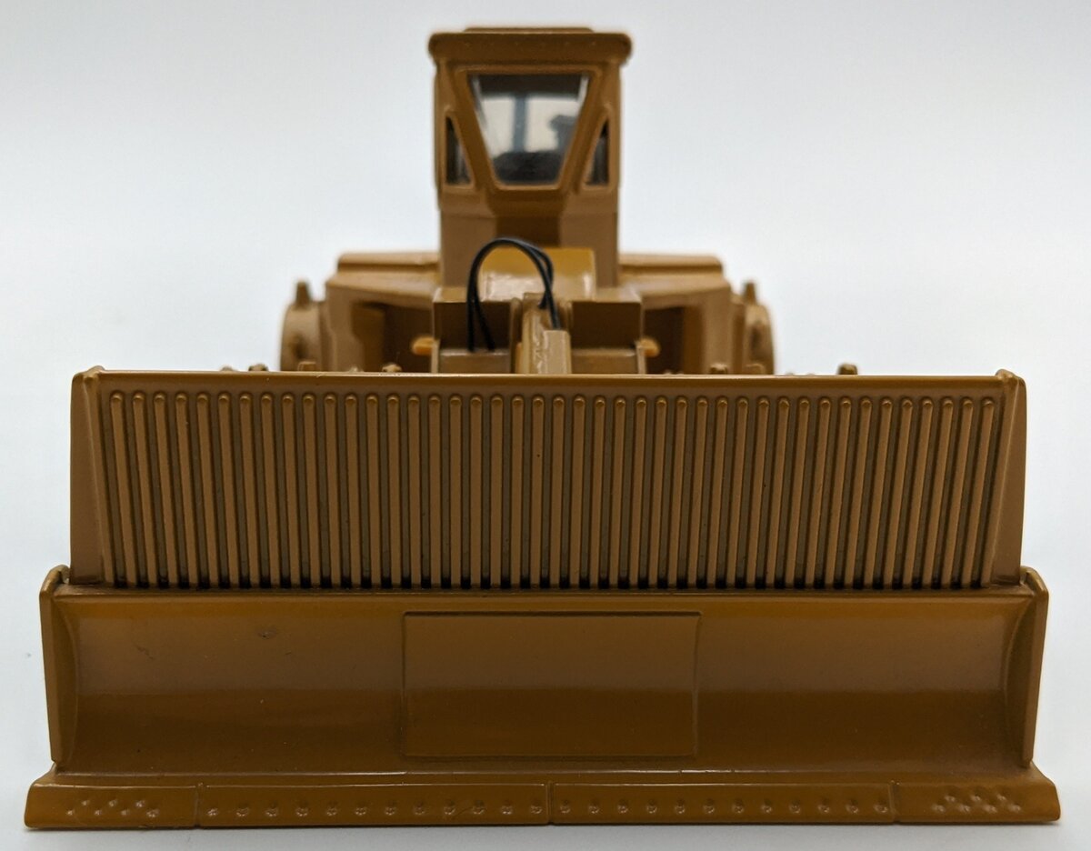 Ertl 0577F 1:50 Cat 8250 Steel Wheeled Compactor w/Blade NEW