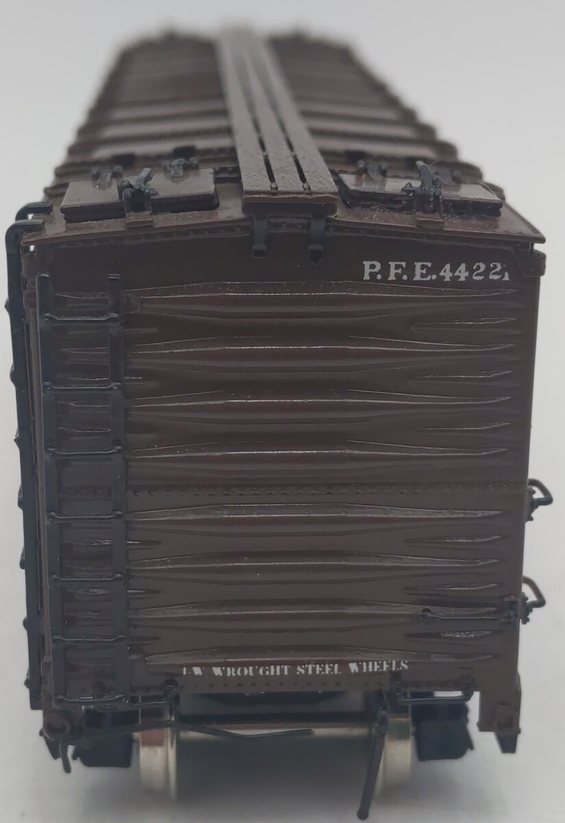 Challenger Imports 2136.1 HO Brass PFE Class R40-10 Steel Refrigerator Car #2117 EX/Box