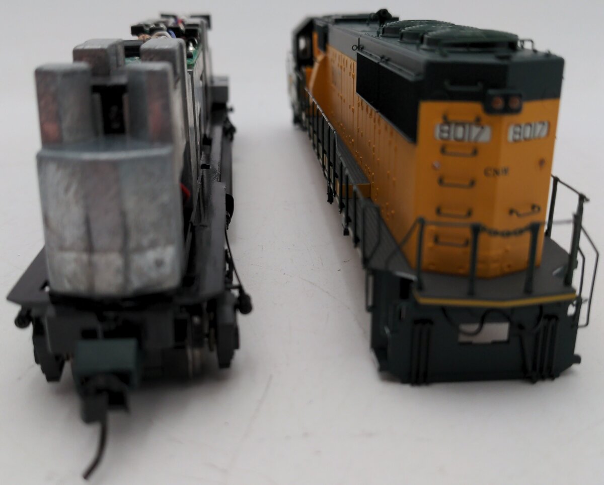 Proto 2000 23483 HO CNW SD60 Diesel Locomotive #8017 LN/Box