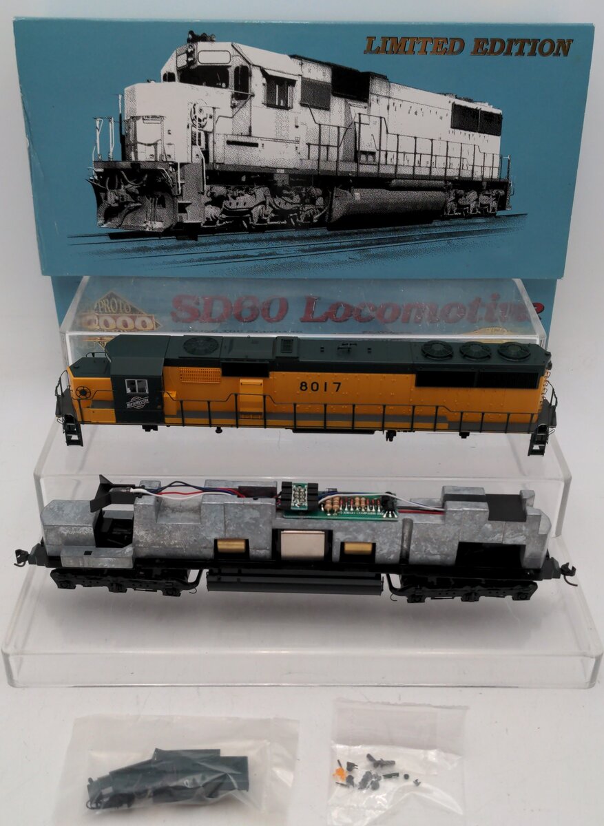 Proto 2000 23483 HO CNW SD60 Diesel Locomotive #8017 LN/Box