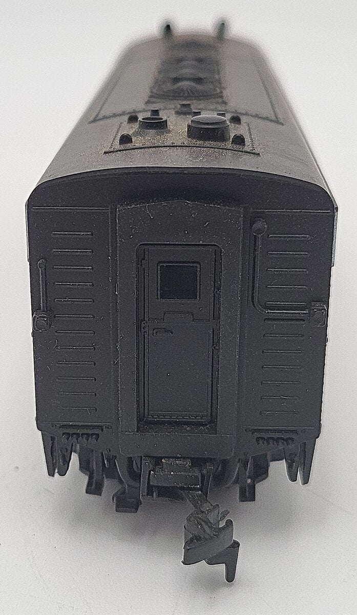 Athearn 3021 HO New Haven F7A Dummy Diesel Locomotive # 0272 VG