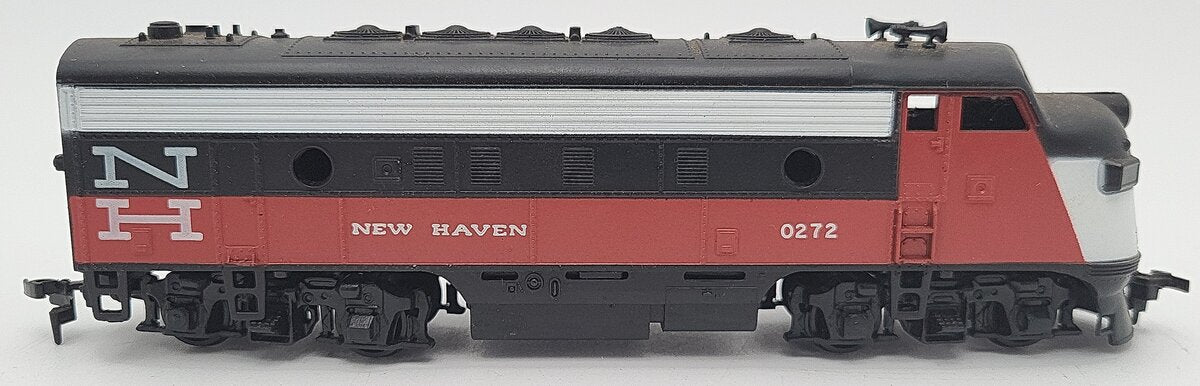 Athearn 3021 HO New Haven F7A Dummy Diesel Locomotive # 0272 VG