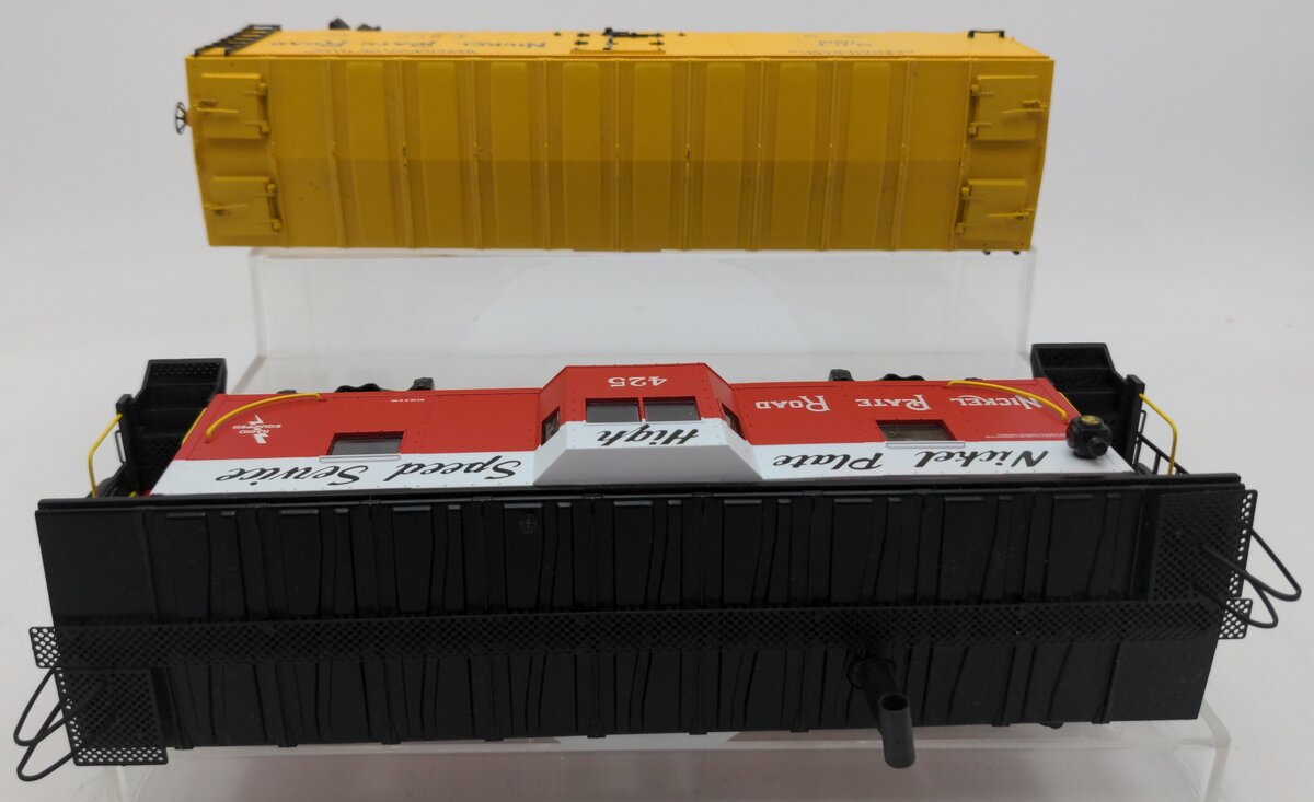 Assorted O Gauge Freight Cars [2] VG