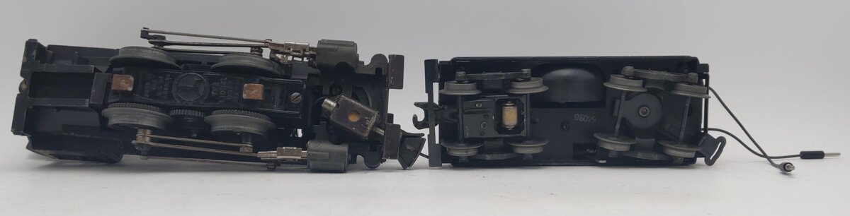 Lionel 1662 Vintage O-Gauge 0-4-0 Steam Locomotive & Tender VG
