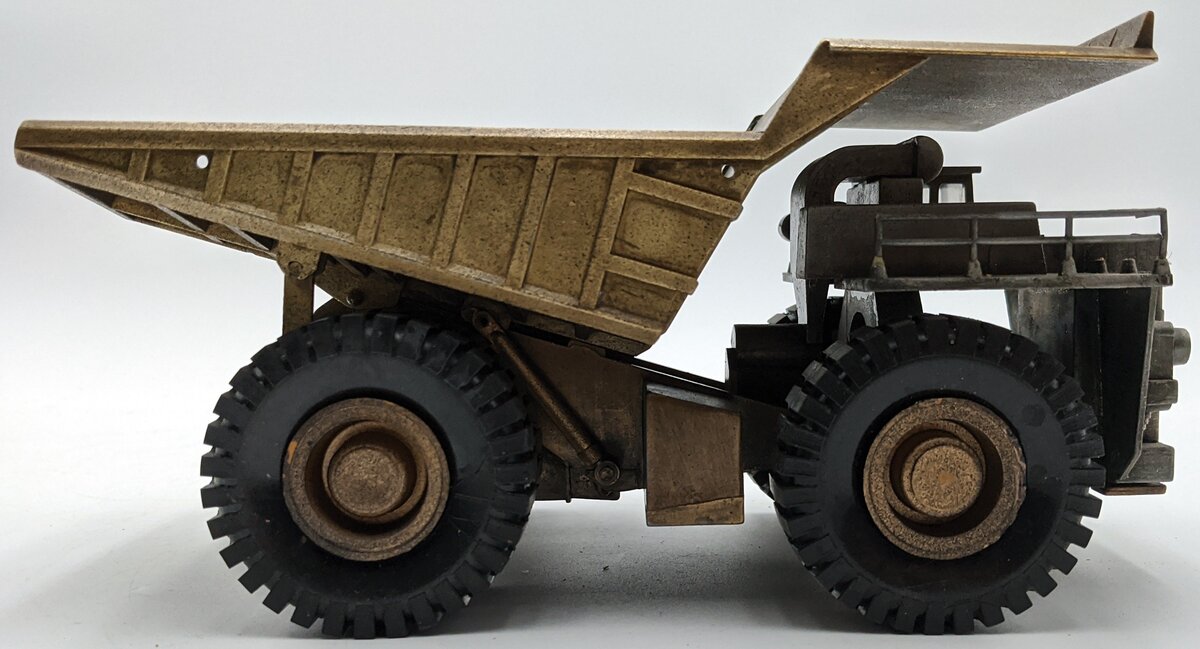 Conrad 272 1:50 Scale Wabco HaulPak Dump Truck