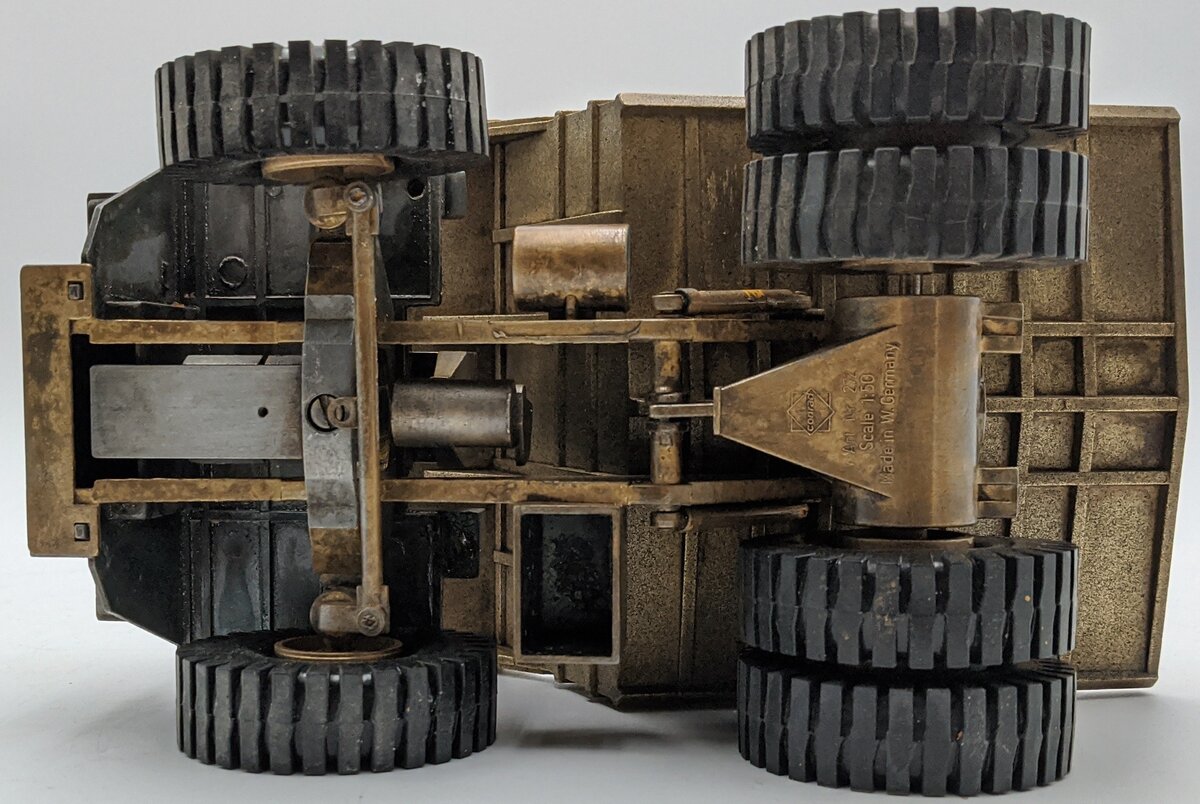 Conrad 272 1:50 Scale Wabco HaulPak Dump Truck