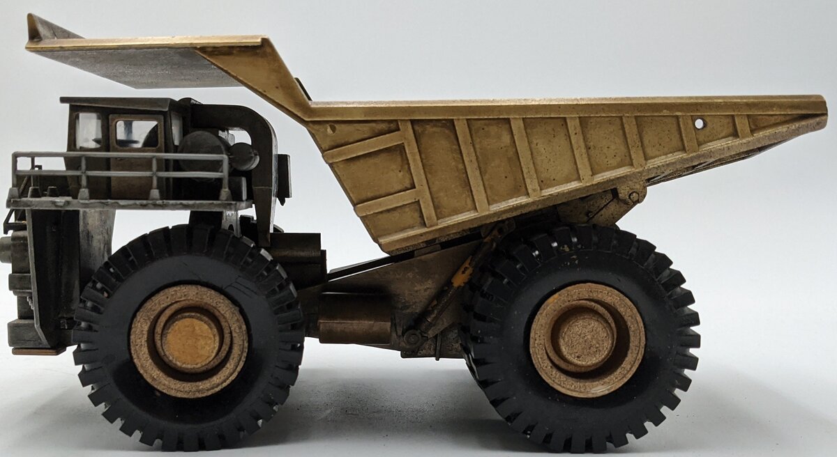 Conrad 272 1:50 Scale Wabco HaulPak Dump Truck