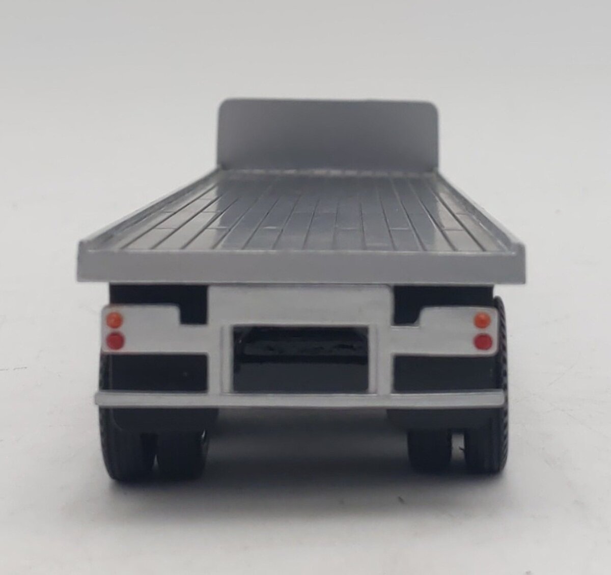 1:50 Scale Die-Cast Tri-Axle Flatbed Trailer LN