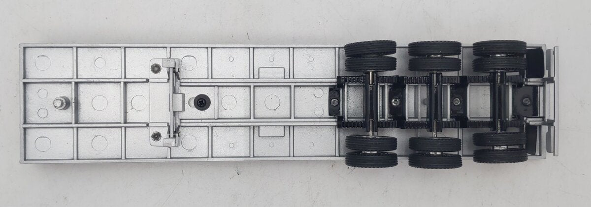 1:50 Scale Die-Cast Tri-Axle Flatbed Trailer LN