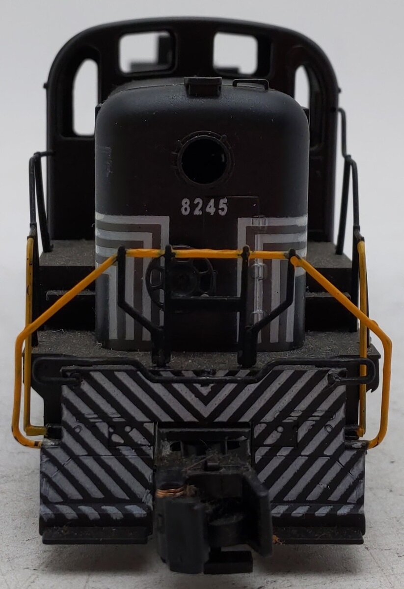 American Models RS3006 S Gauge NYC Alco RS-3 Diesel Locomotive #8245 EX/Box