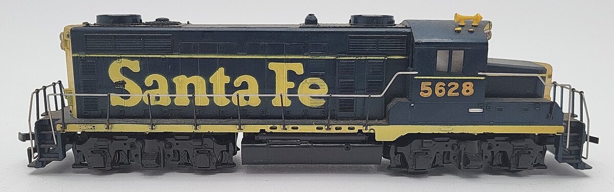 Tyco 5628 HO Scale Vintage Santa Fe GP20 Diesel Locomotive VG