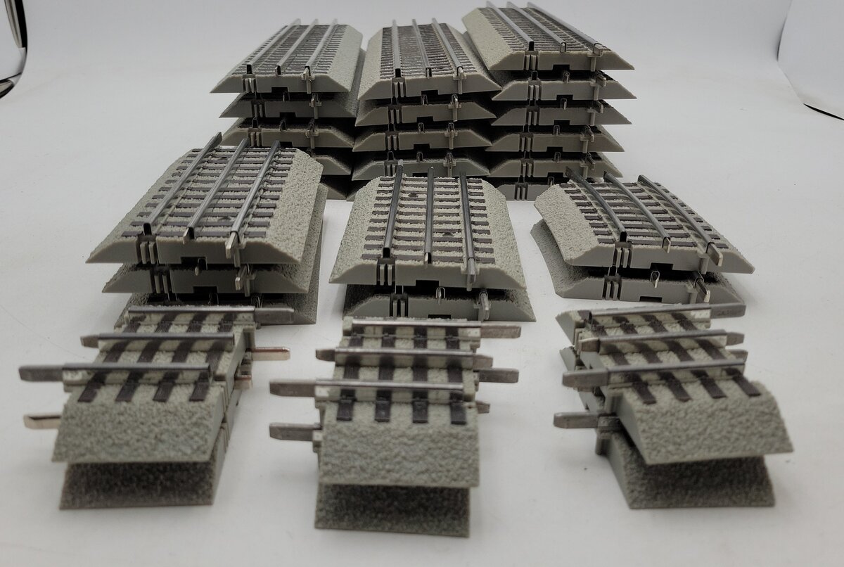 Lionel O Assorted FasTrack Sections [30] EX