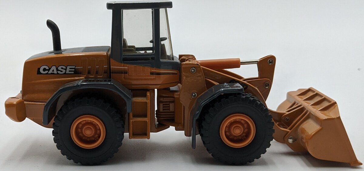 Ertl 14319 1:50 Scale Diecast Case 621D Wheel Loader NEW