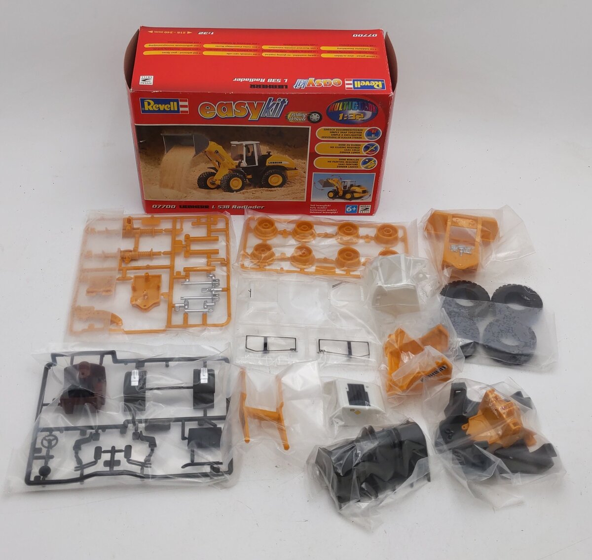 Revell 07700 1/32 Scale Leibherr Radlader Easykit LN/Box