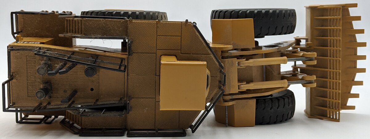 NZG 478 1:50 Cat 994D Wheel Loader/Box