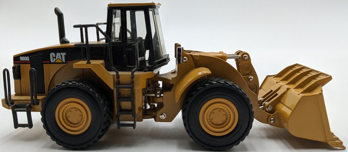 Norscot 55027 1:50 Diecast Caterpillar 980G Wheel Loader Construction Equipment NIB