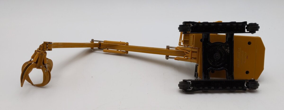 Norscot 55080 1:50 CAT 345B Series II Material Handler w/Work Tools