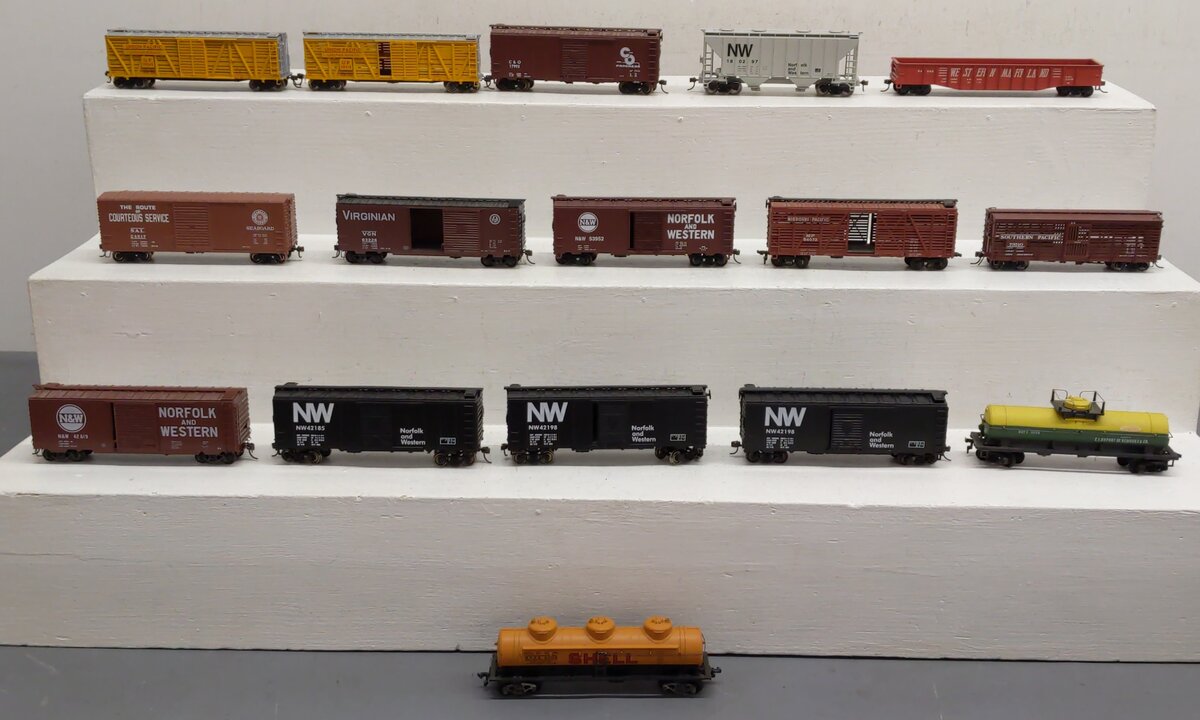 Tyco & Other HO Assorted Freight Cars [16] EX
