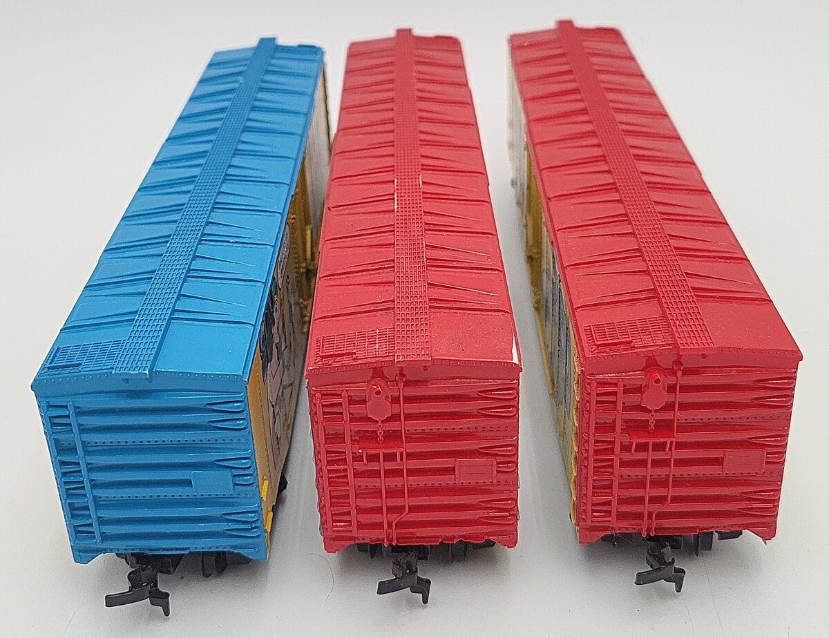 Tyco HO Scale DC Comic Assorted Boxcars: Wonder Woman, Batman, Shazam! [3] EX