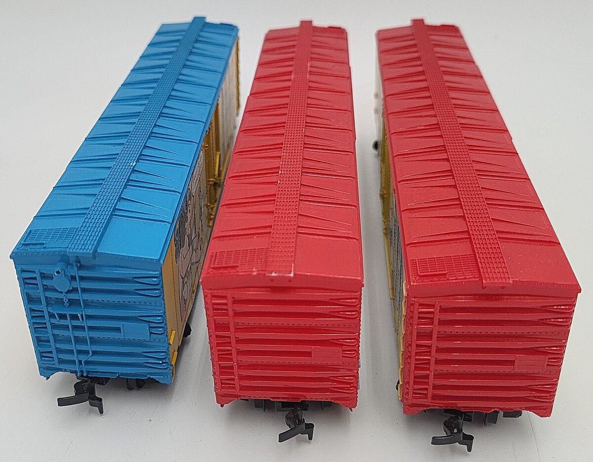 Tyco HO Scale DC Comic Assorted Boxcars: Wonder Woman, Batman, Shazam! [3] EX