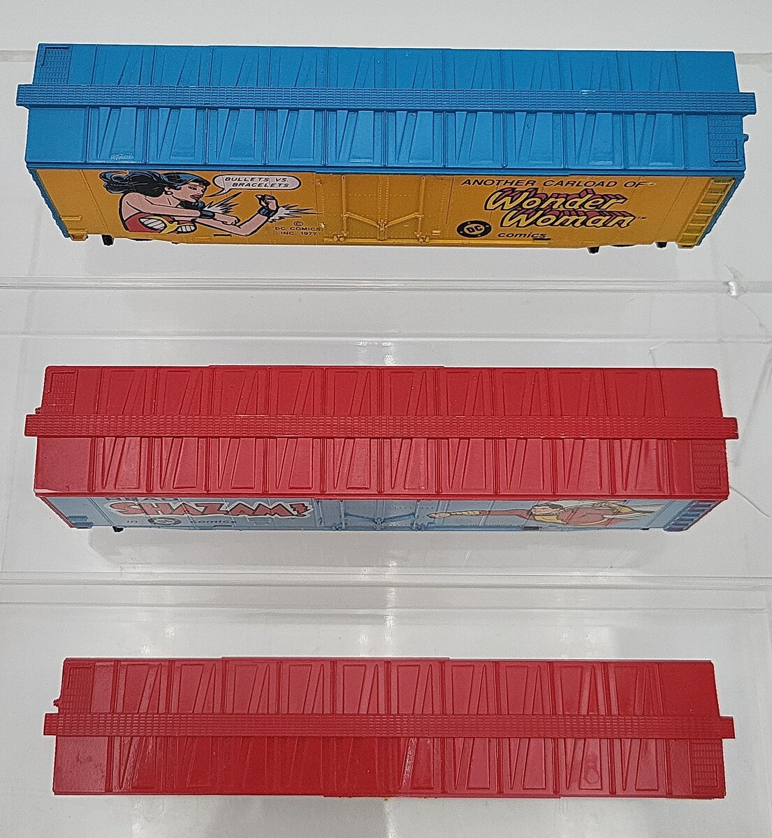 Tyco HO Scale DC Comic Assorted Boxcars: Wonder Woman, Batman, Shazam! [3] EX