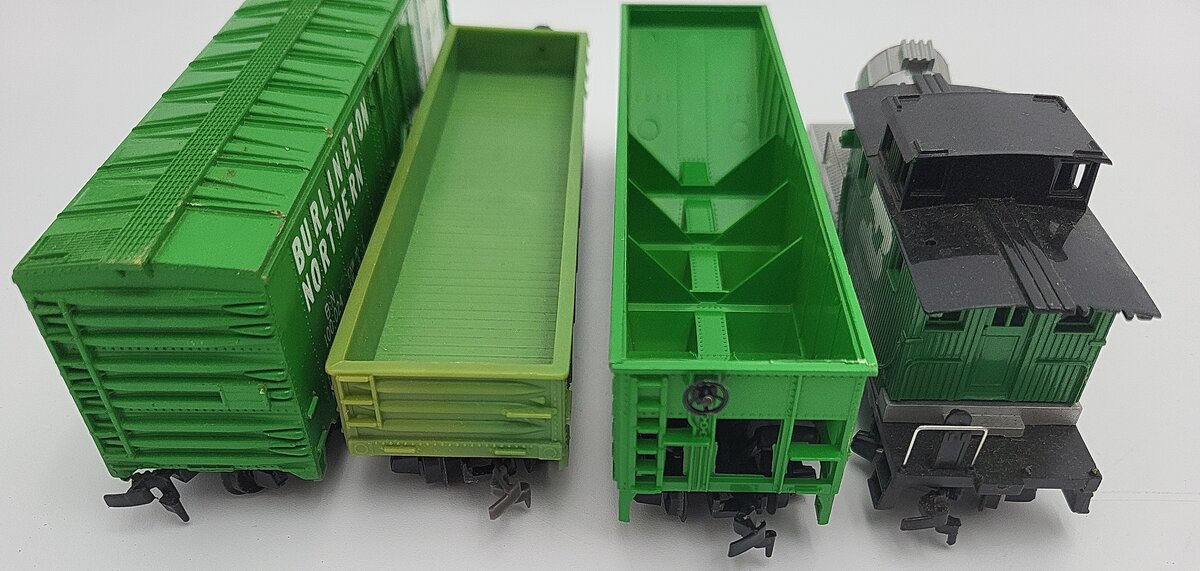 Tyco HO Scale Burlington Northern Assorted Freight Cars [4] VG