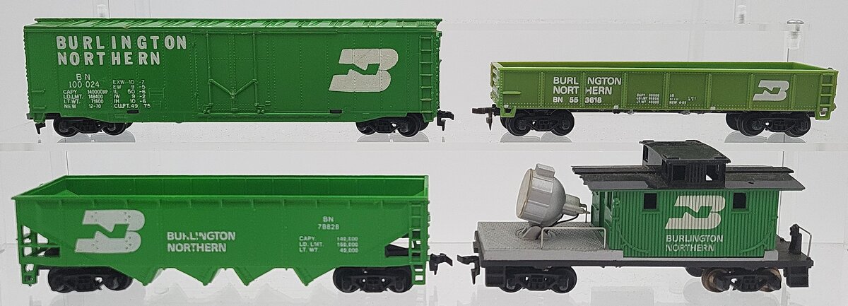 Tyco HO Scale Burlington Northern Assorted Freight Cars [4] VG