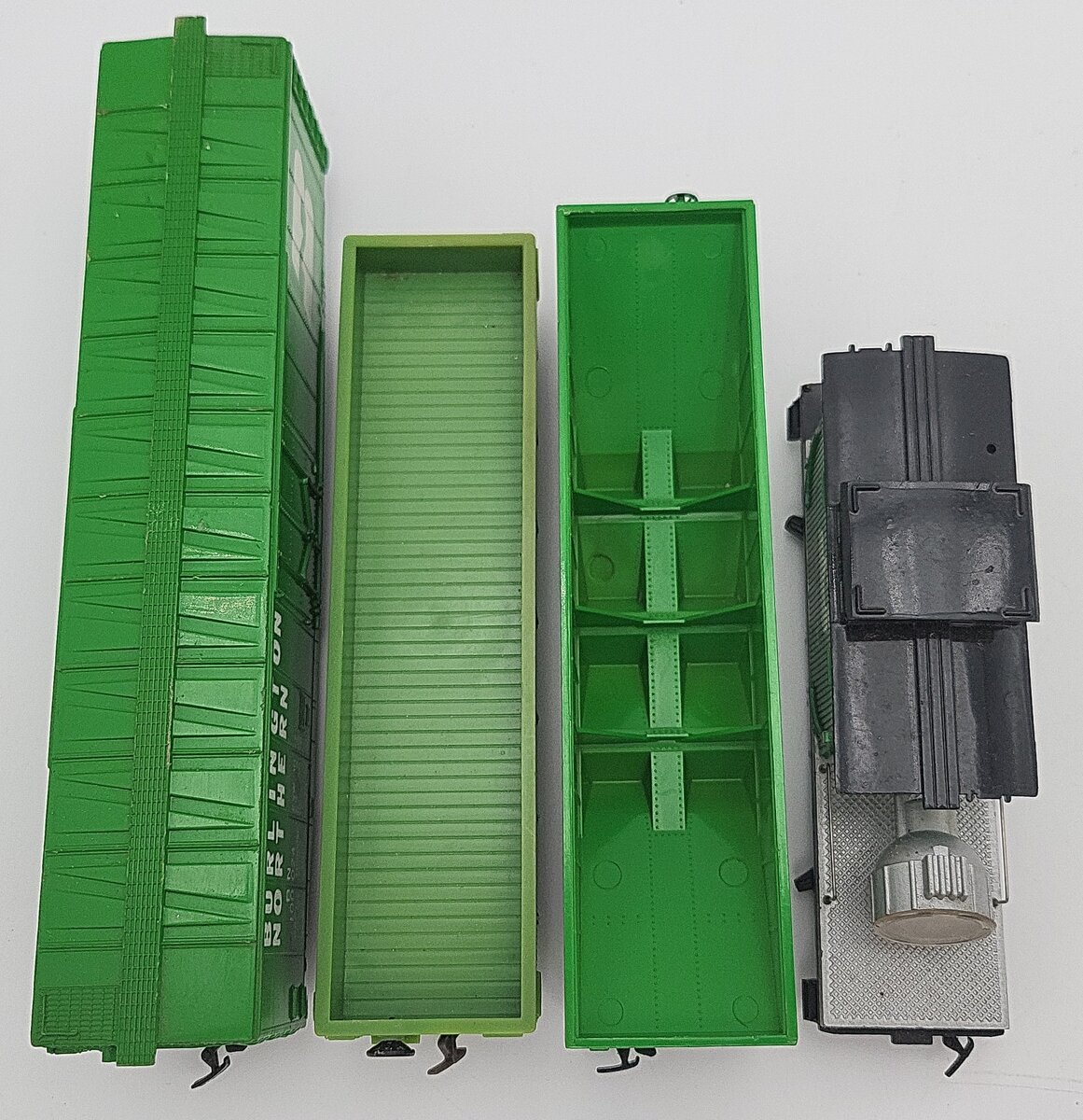 Tyco HO Scale Burlington Northern Assorted Freight Cars [4] VG