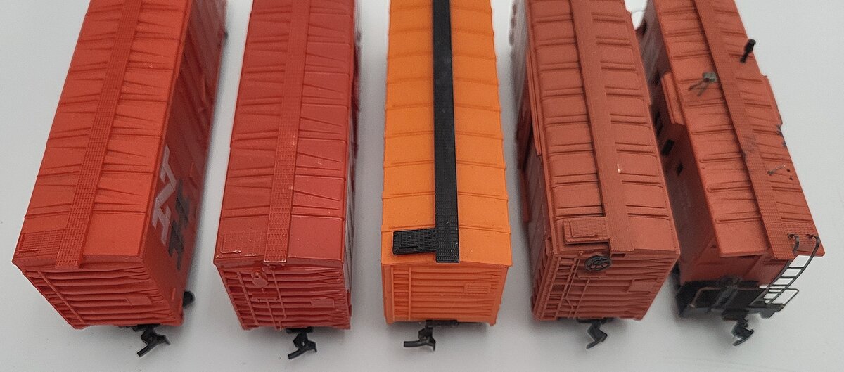 Tyco & Other HO New Haven Assorted Freight Cars: 520, 36100, 35688, 39288 [5] VG
