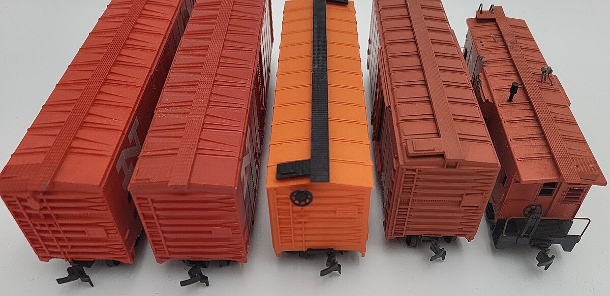 Tyco & Other HO New Haven Assorted Freight Cars: 520, 36100, 35688, 39288 [5] VG