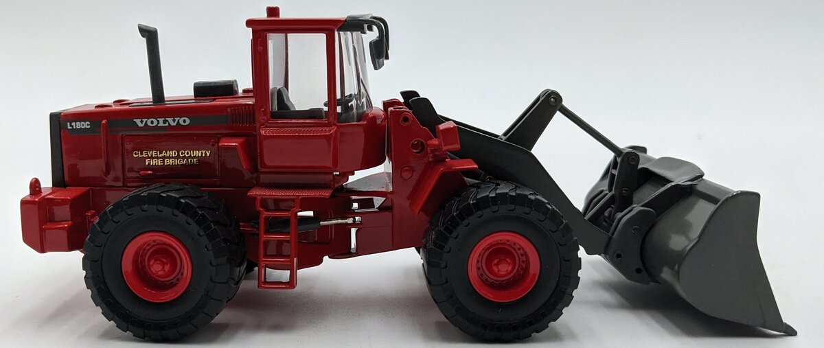 Scoop Microlink 1:50 Scale Volvo L180C Loader - Cleveland Fire Brigade NIB