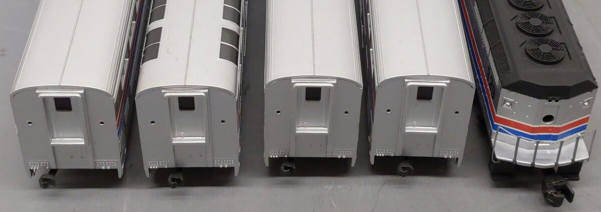 American Models Amtrak Superliner Phase 4 FP-40 S Gauge Diesel Train Set EX/Box