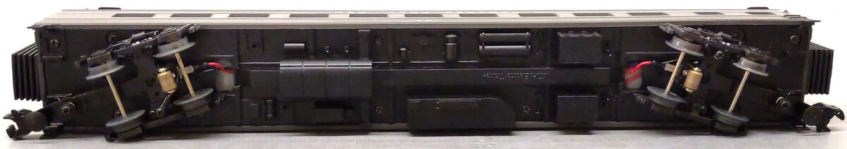 MTH O Gauge New York Central 70' Streamlined Passenger Diner Car #401 LN