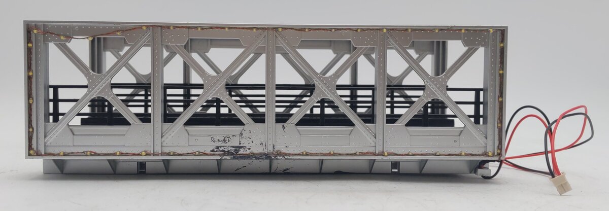 MTH 40-1118 O Gauge Bridge Girder with Operating White Lights - Silver/Box