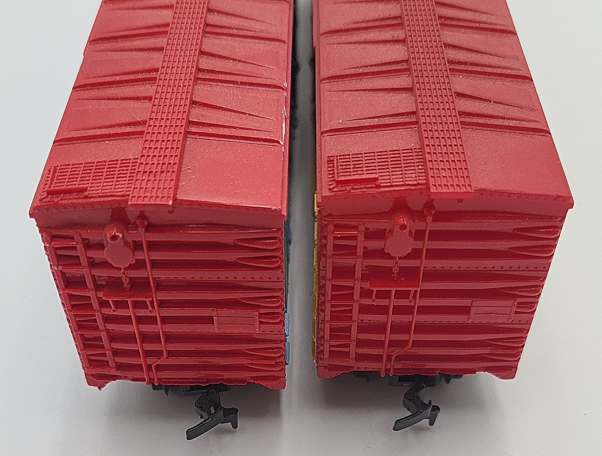 Tyco HO Scale DC Comic Assorted Boxcars: Batman, Shazam! [2] EX