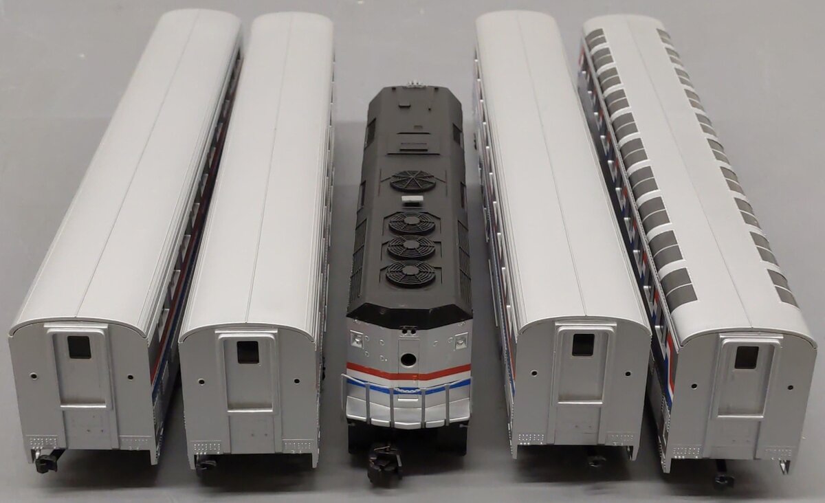 American Models Amtrak Superliner Phase 4 FP-40 S Gauge Diesel Train Set EX/Box