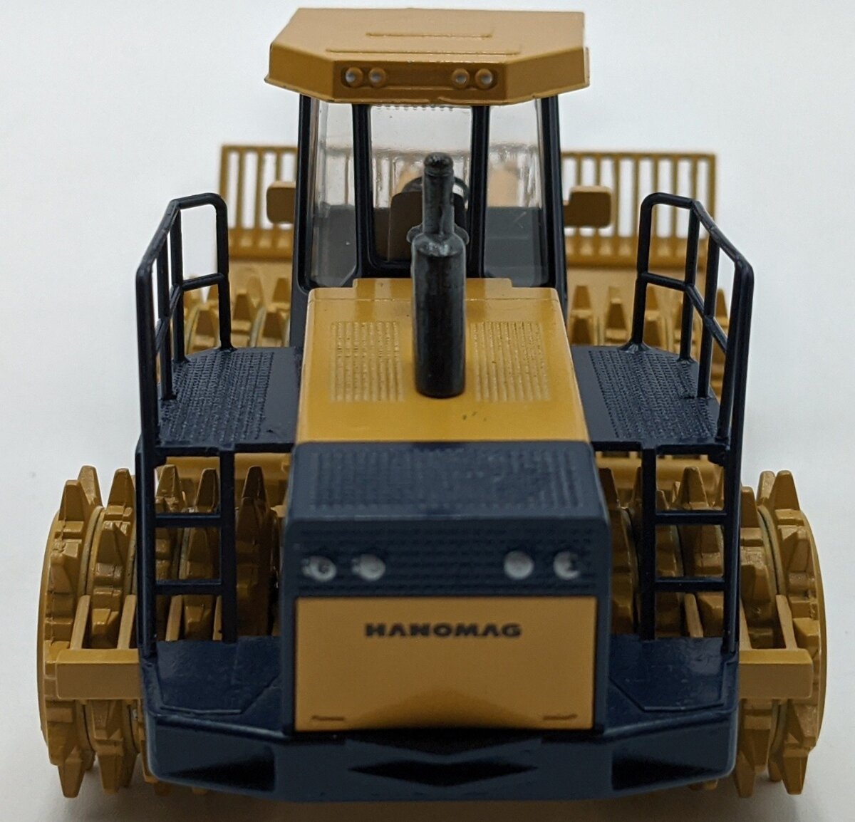 Conrad 2425 1:50 Hanomag CL 310 Compactor NIB