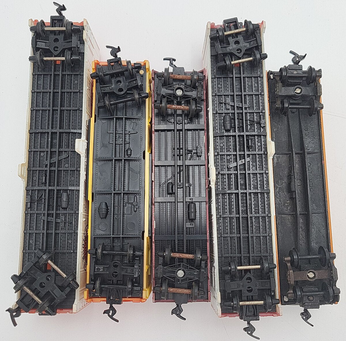 American Flyer & Other HO Assorted Freight Cars: 521, 78541, 78540, 40394 [5] VG