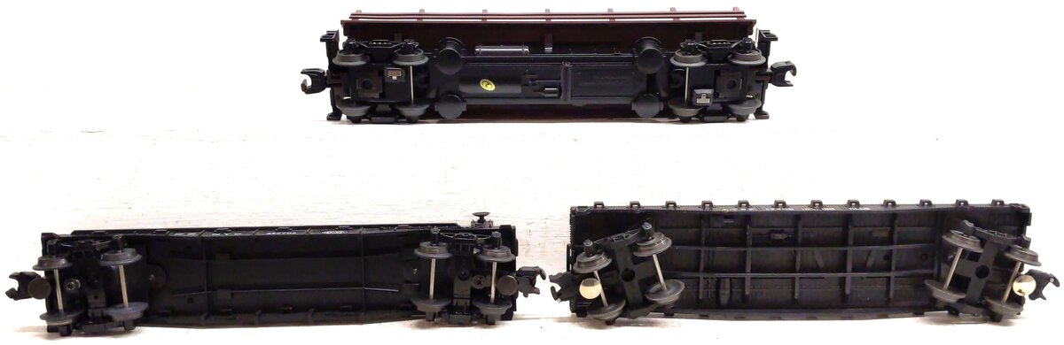 Assorted O Gauge Freight Cars: 498025, 17502, 499706 [3] EX