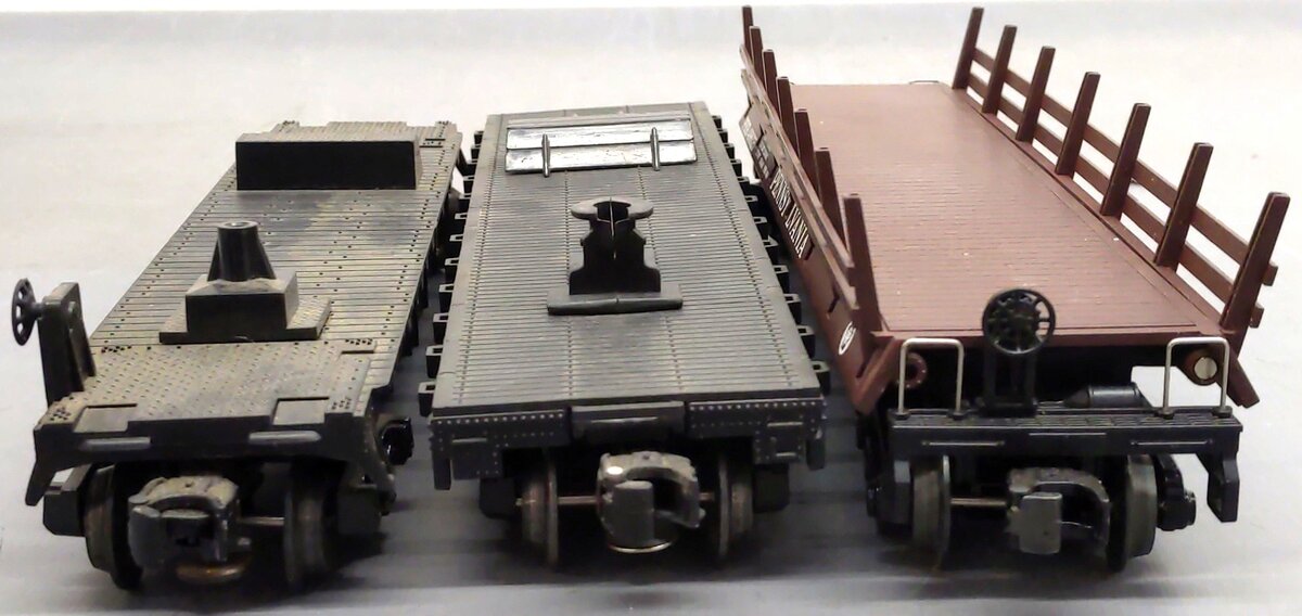 Assorted O Gauge Freight Cars: 498025, 17502, 499706 [3] EX