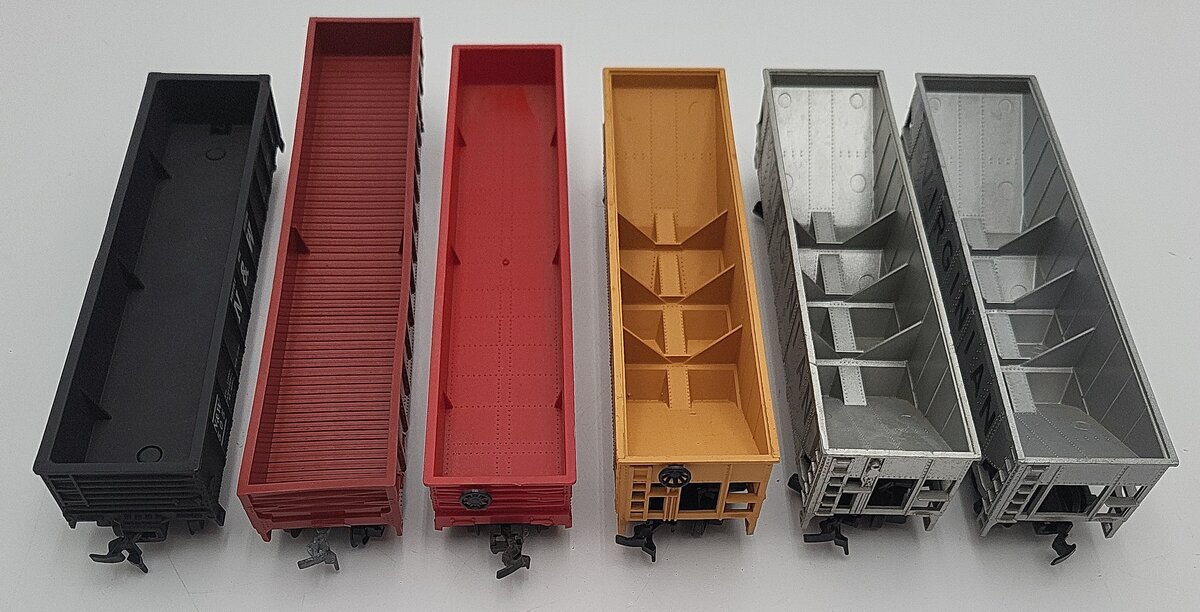 Lima & Other HO Scale Assorted Freight Cars: 750, 2610, 505, 83116, 344304 [6] VG