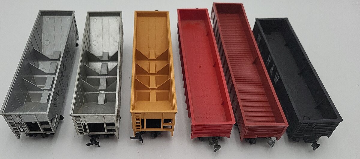 Lima & Other HO Scale Assorted Freight Cars: 750, 2610, 505, 83116, 344304 [6] VG