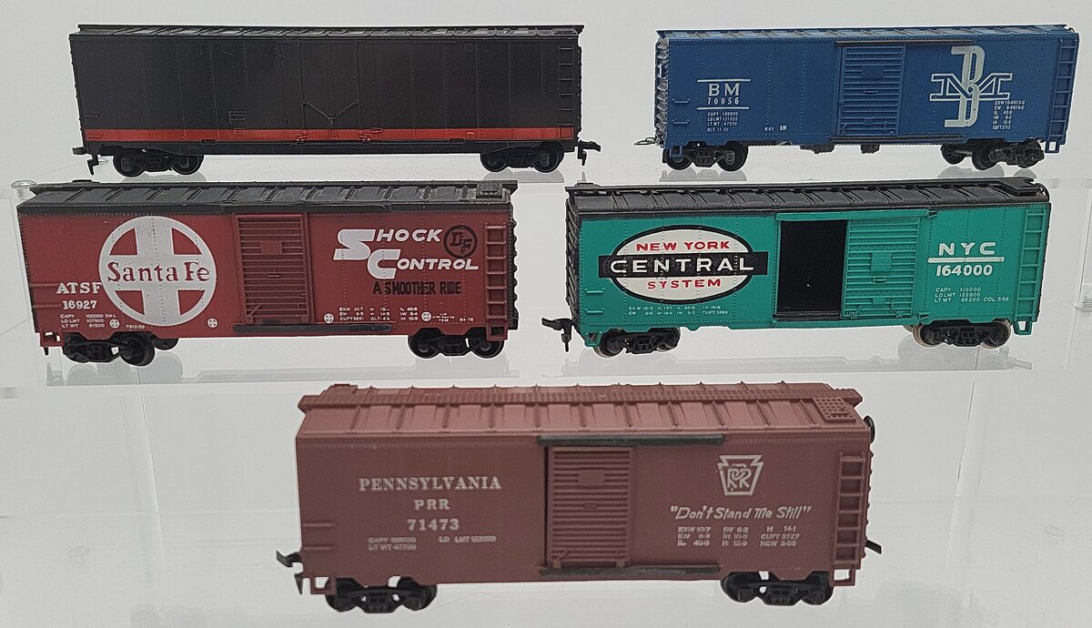 Mantua & Other HO Scale Assorted Boxcars: 164000, 70056, 71473, 16927 [5] VG