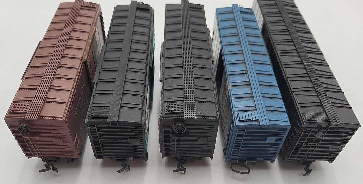Mantua & Other HO Scale Assorted Boxcars: 164000, 70056, 71473, 16927 [5] VG