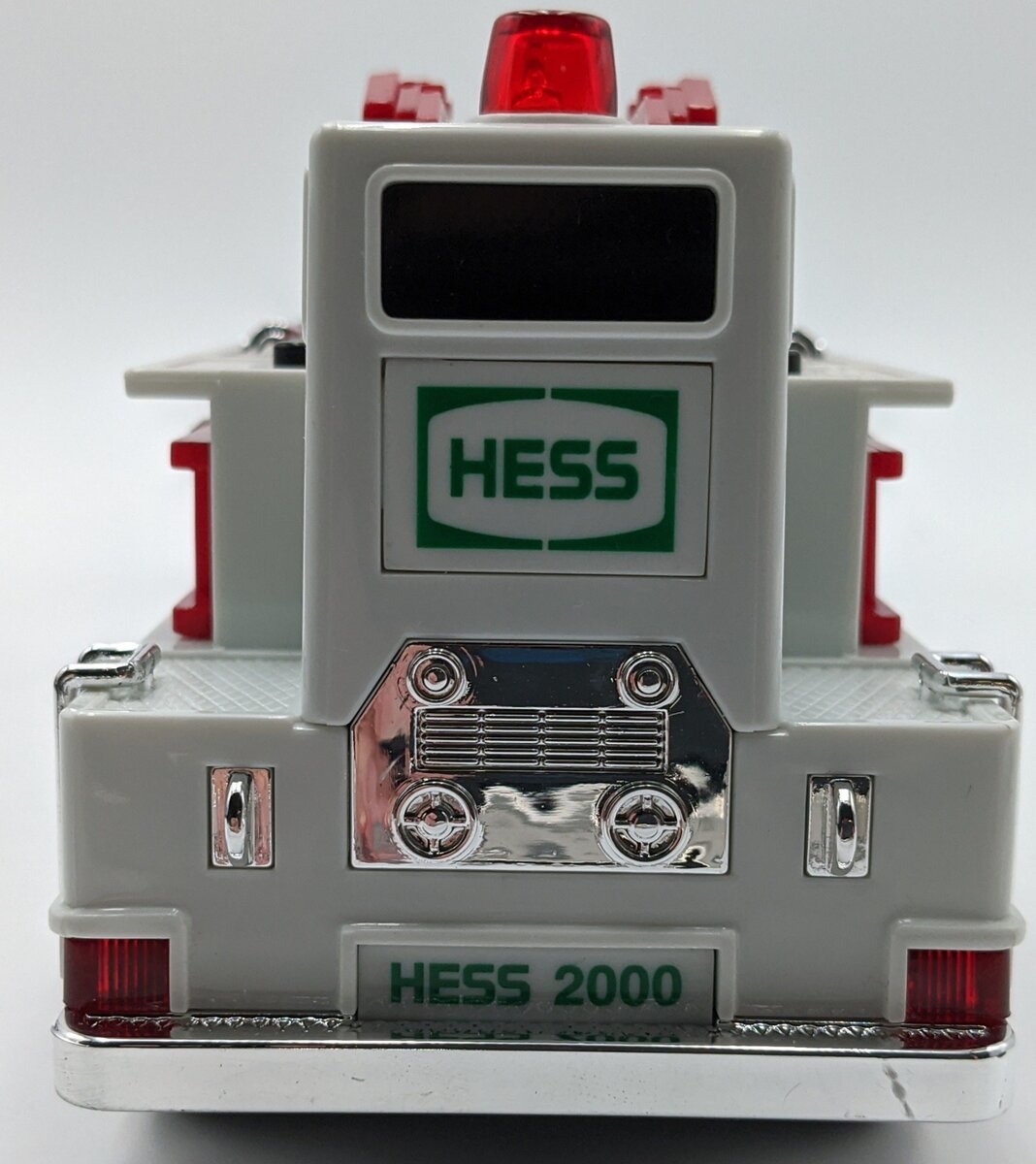 Hess 2000 Die Cast Fire Truck w/Heavy Duty Extension Ladder NIB