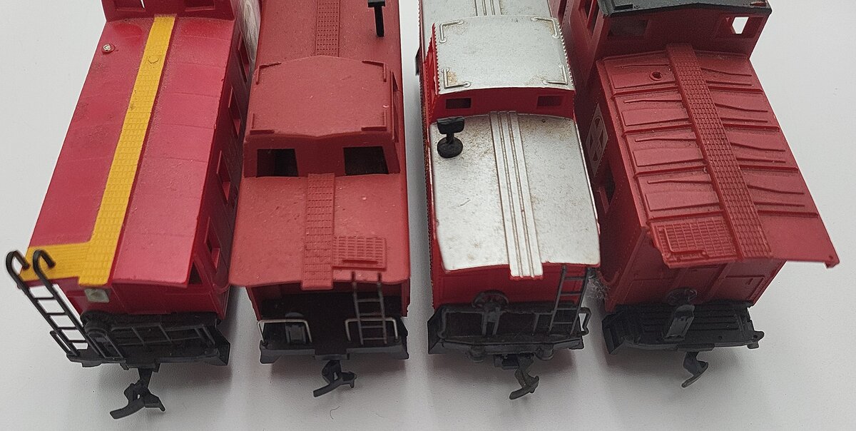 Bachmann & Other HO Scale ATSF Assorted Cabooses: 3851, 7240, 999851 [4] VG