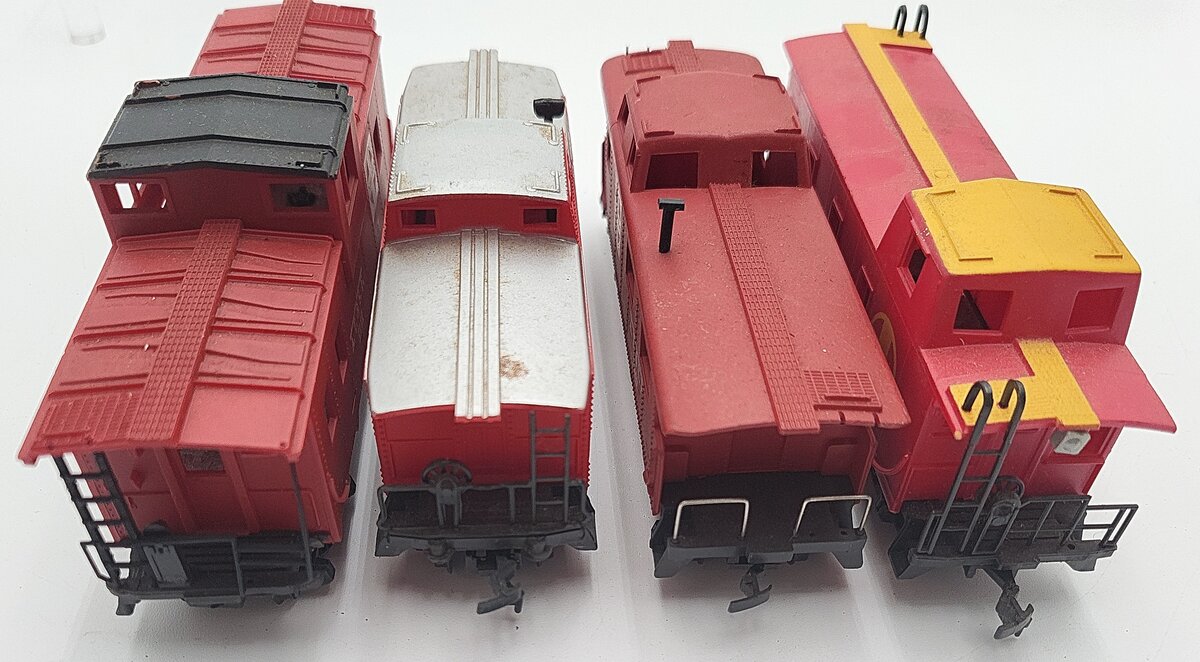 Bachmann & Other HO Scale ATSF Assorted Cabooses: 3851, 7240, 999851 [4] VG