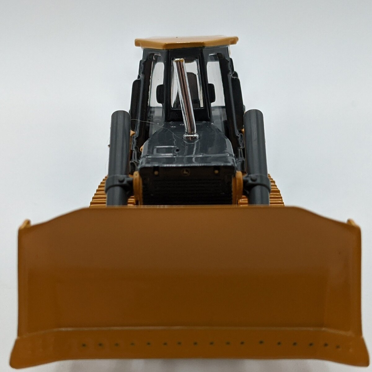 Ertl 15703 1:50 John Deere 850J Crawler Dozer NIB